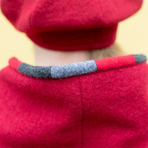 Punainen naisten villakangastakki, hupullinen, Suomessa tehty, Minna Suuronen Design