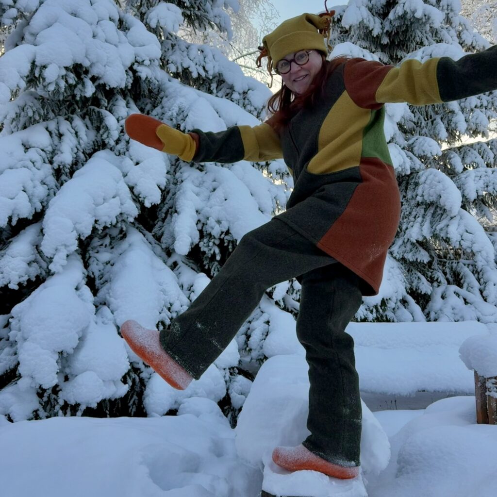 Tummanvihreät villahousut